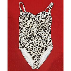 NIPTUCK SWIM Size 8 Cheetah Ruched Sweetheart Neckline One Piece Swimsuit Pool
